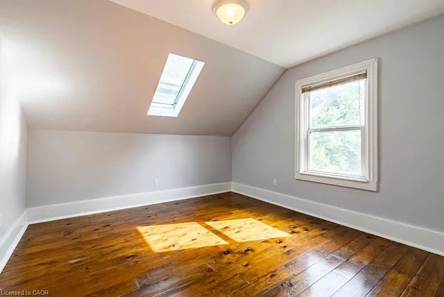 Additional image 26 of 499 Hughson St