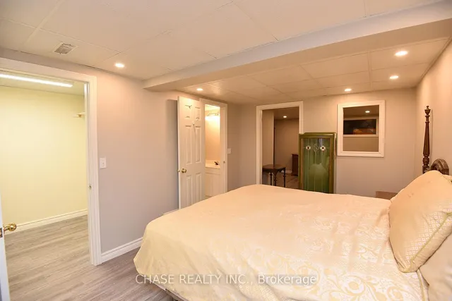 Additional image 13 of 157 Silverbirch Blvd