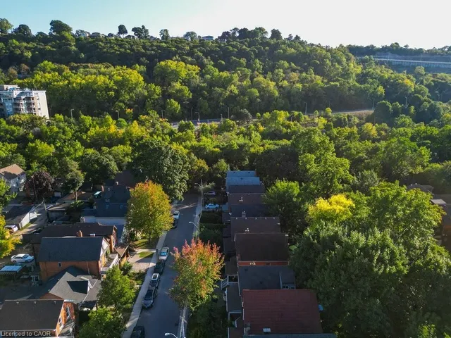 Additional image 49 of 174 Emerald St