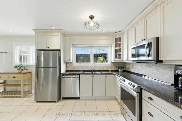 Additional image 11 of 289 East 25th St