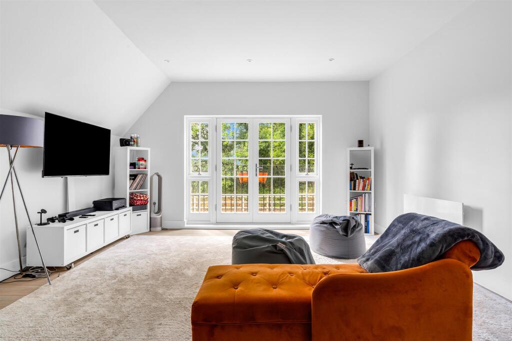 Additional image 21 of Codicote Road, Welwyn