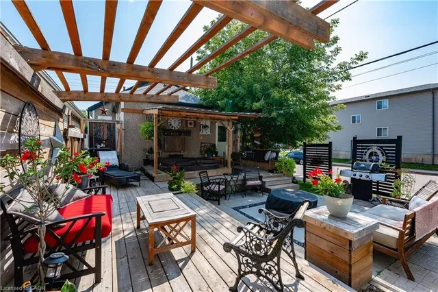 Additional image 31 of 110 Emerson St