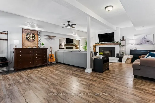 Additional image 34 of 196 Dundas St