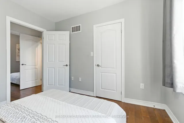 Additional image 22 of 78 OAK Ave