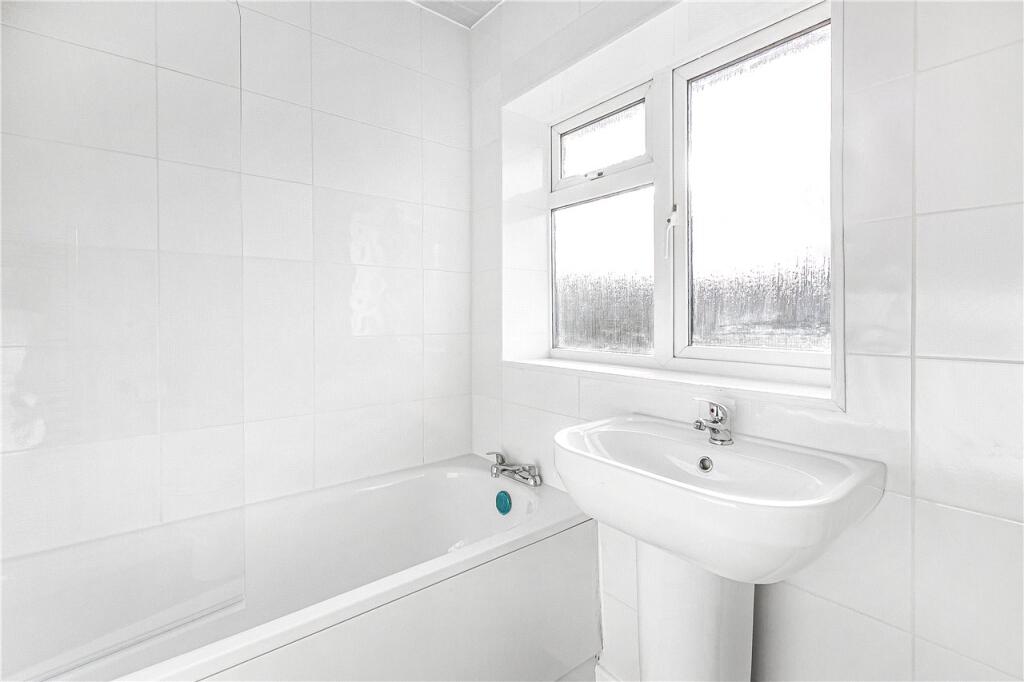 Additional image 13 of Roundwood Lane, Harpenden, AL5