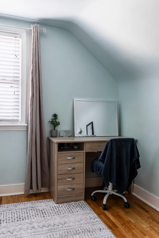 Additional image 26 of 118 Julian Ave