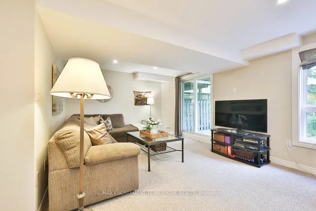 Additional image 39 of 2229 Walkers Line Unit 16