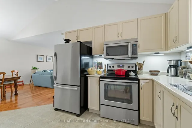 Additional image 13 of 20 Diamond Crt