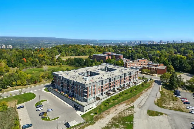 Additional image 26 of 1 Redfern Ave Unit 304