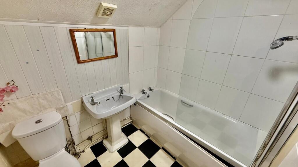 Additional image 4 of Grove Avenue, Moseley, B13