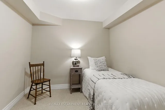 Additional image 35 of 4 Burgundy Grve