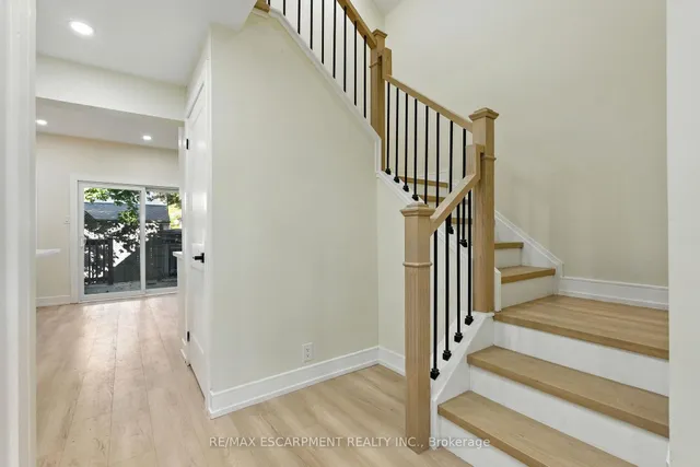 Additional image 14 of 9 ALICE St