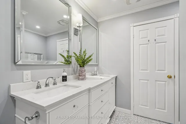 Additional image 24 of 46 Dawson Cres