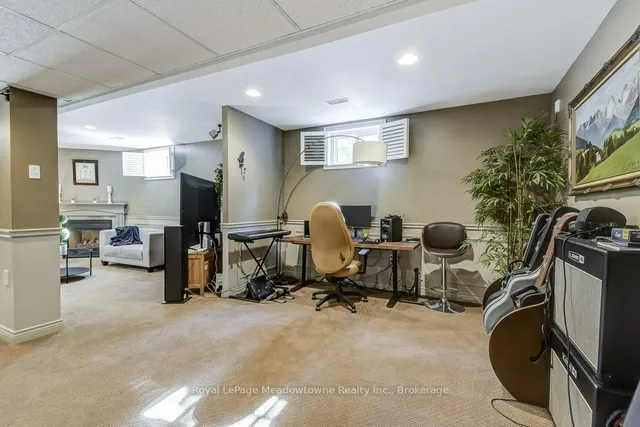 Additional image 30 of 61 Duncan Ave