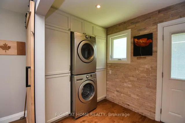 Additional image 32 of 3224 Twin Oaks Cres