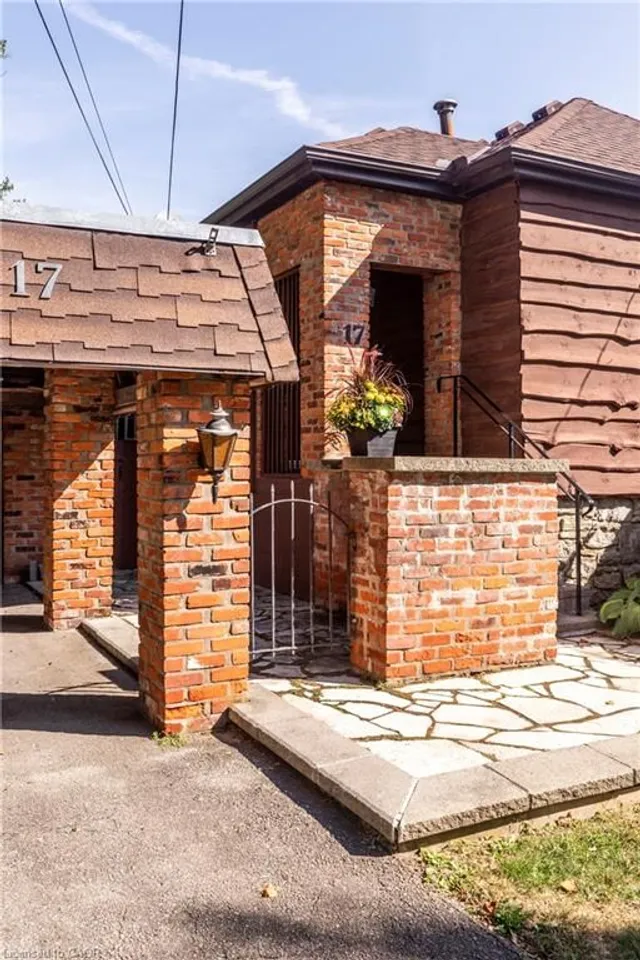 Additional image 10 of 17 Alma St