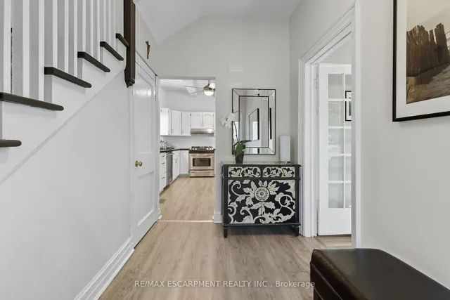 Additional image 7 of 33 Broadway Ave