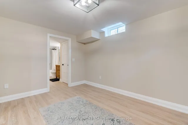 Additional image 37 of 5255 Lakeshore Rd Unit 57