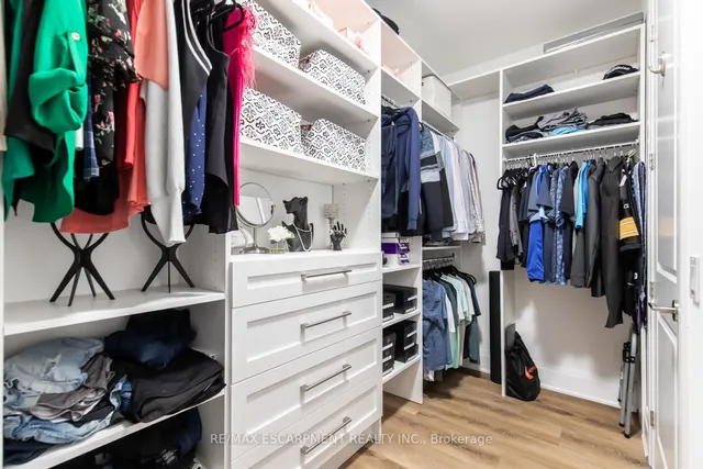 Additional image 28 of 2007 James St Unit 2102