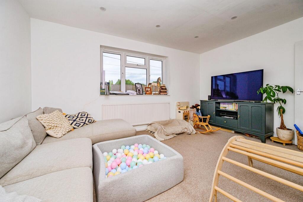 Additional image 4 of Flint Way, St. Albans