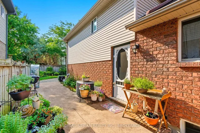 Additional image 37 of 20 Diamond Crt