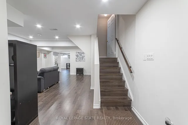 Additional image 35 of 120 Sundial Cres