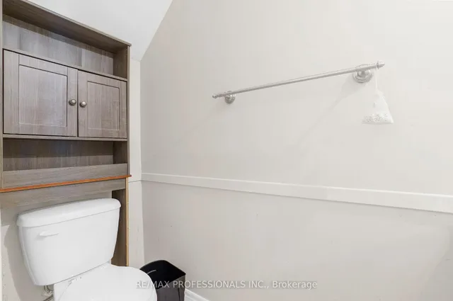 Additional image 14 of 384 Limeridge Rd Unit 17