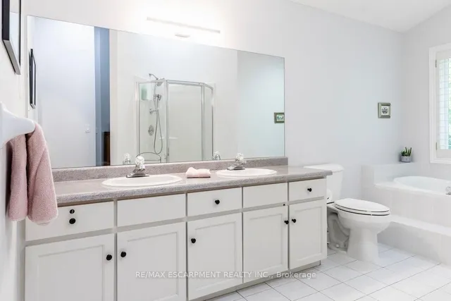 Additional image 26 of 1095 Skyview Dr Unit 2