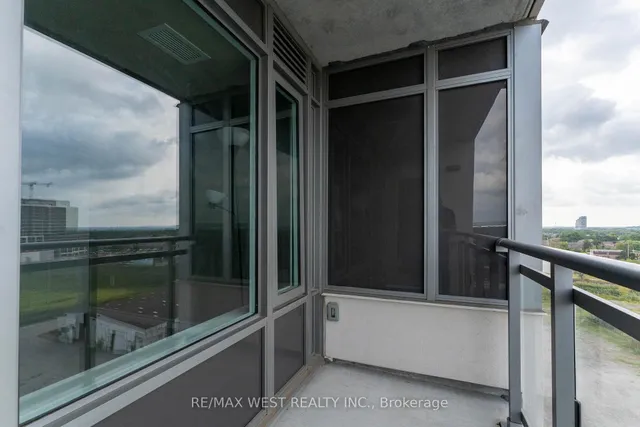 Additional image 32 of 716 Main St Unit 910