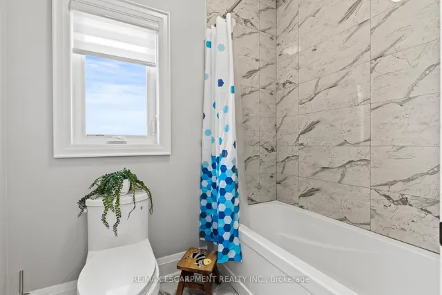 Additional image 28 of 44 Leckie Ave