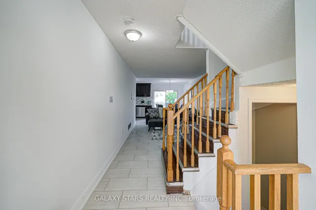 Additional image 8 of 1049 Kennedy Circ