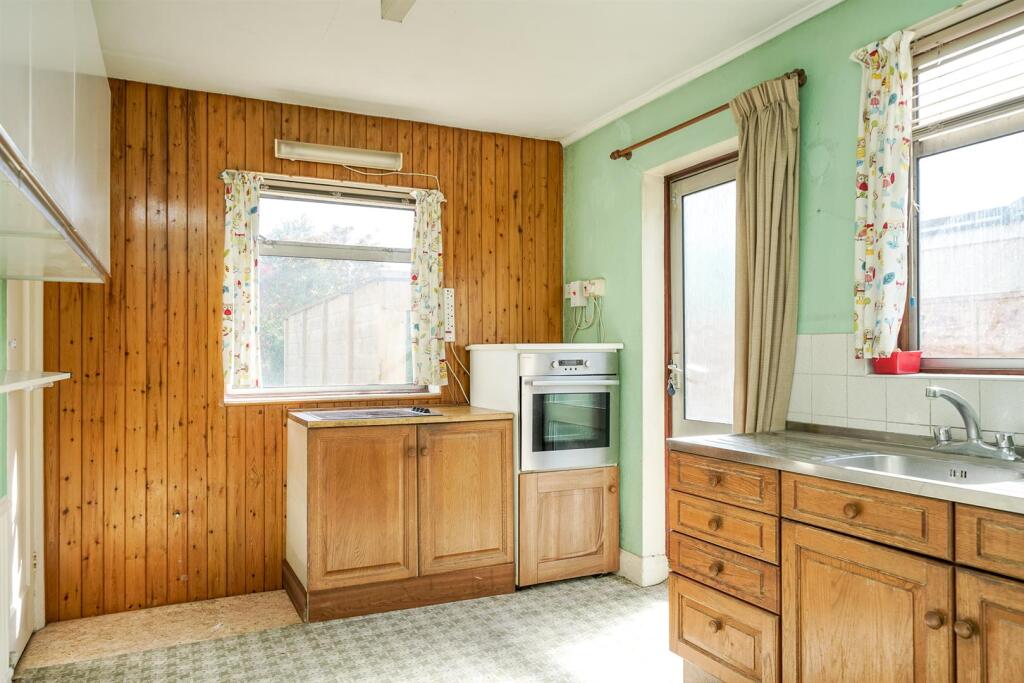 Additional image 24 of Oakwood Drive, St Albans