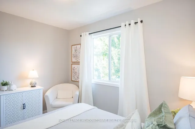 Additional image 26 of 698 Edwards Ave