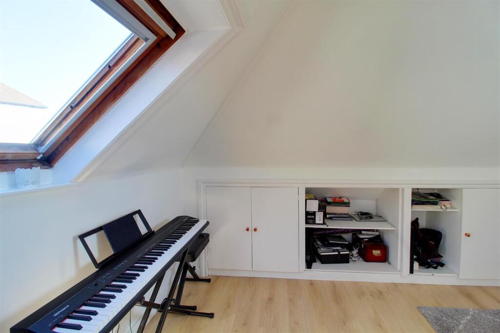 Additional image 24 of The Gardens, Brookmans Park