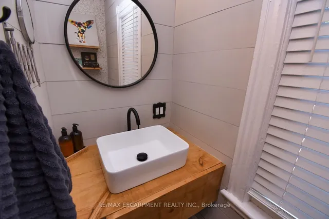 Additional image 22 of 150 Victoria Ave