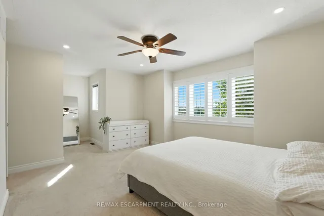 Additional image 30 of 5090 FAIRVIEW St Unit 48