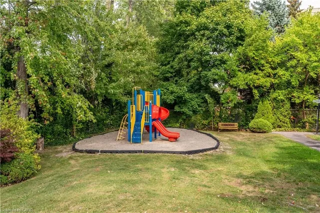 Additional image 20 of 5475 Lakeshore Rd Unit 19