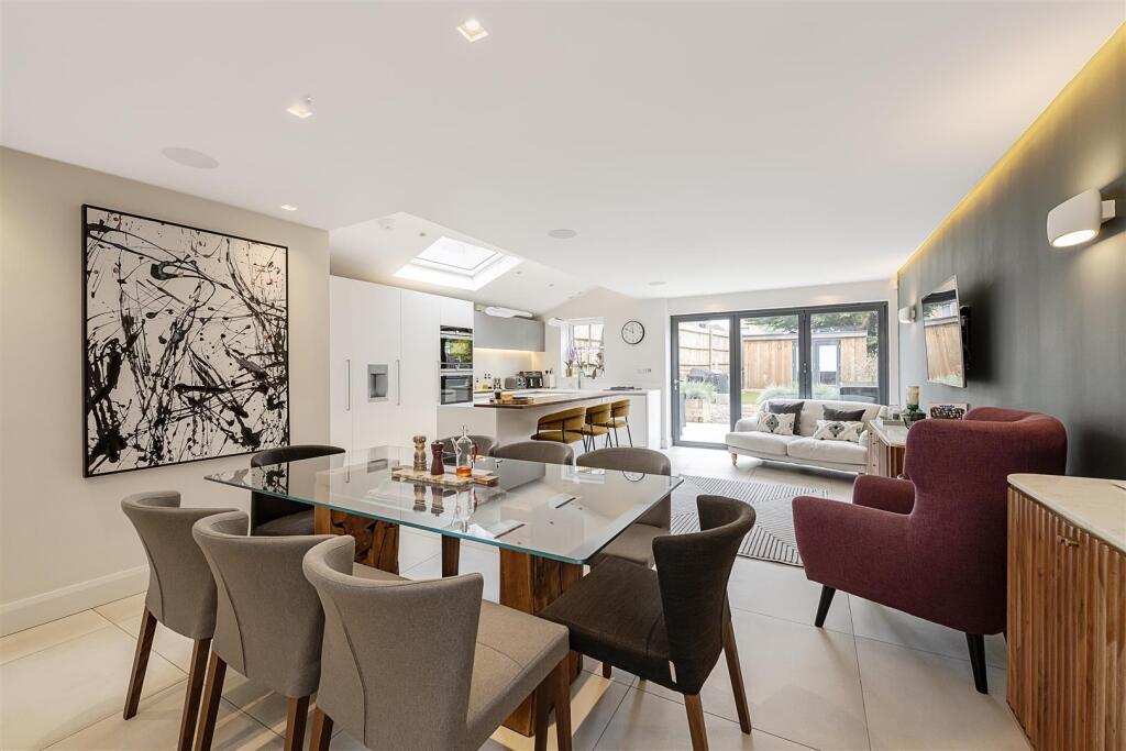 Additional image 14 of Park Mount, Harpenden