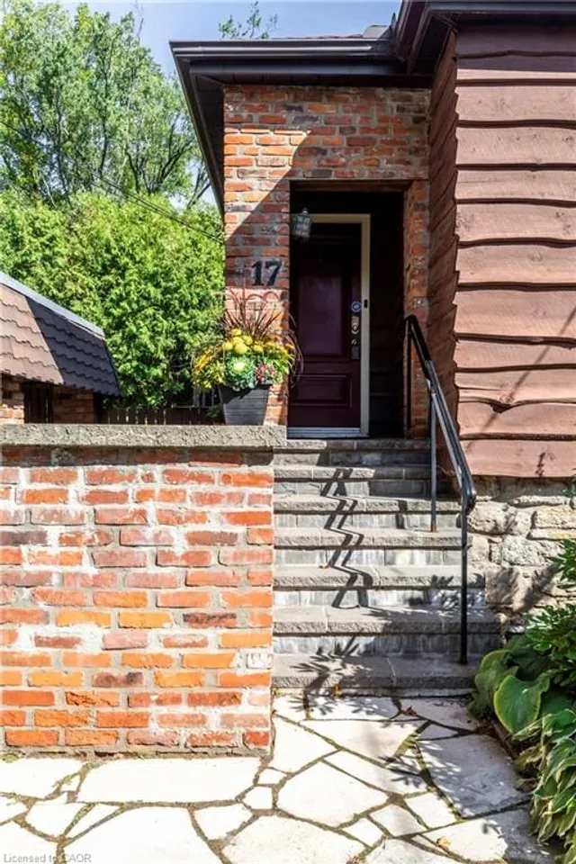 Additional image 11 of 17 Alma St