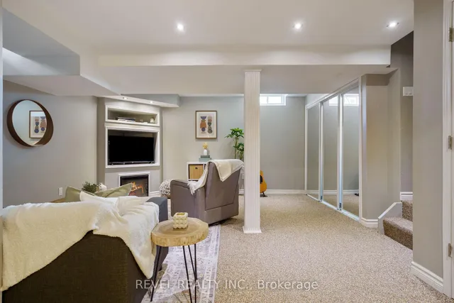 Additional image 27 of 14 Fox Ru