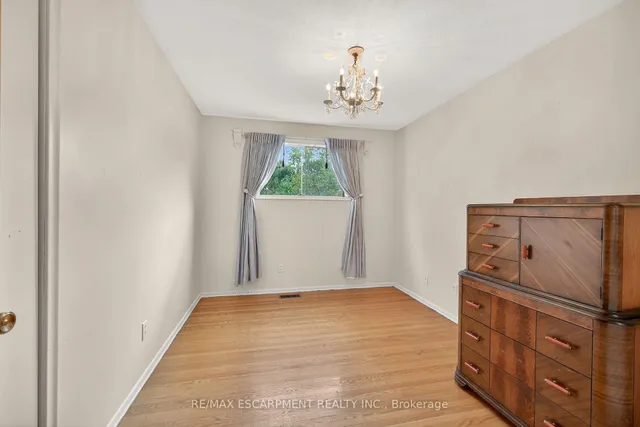 Additional image 23 of 36 Blanche Crt