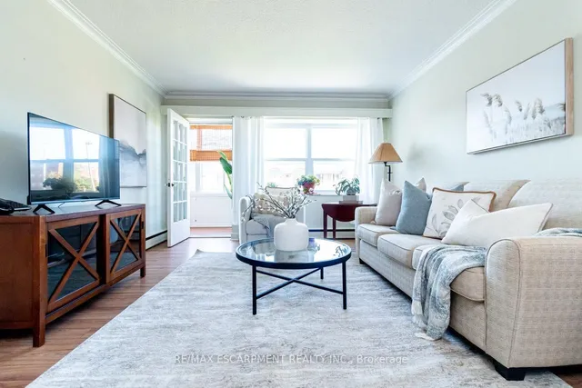 Additional image 17 of 824 Brant St Unit 8