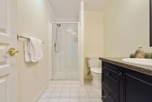 Additional image 32 of 77 Governors Rd Unit 102