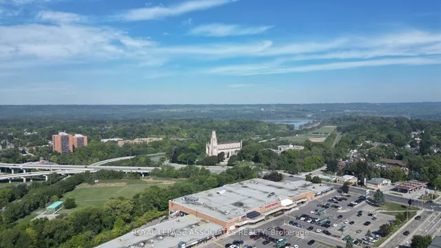 Additional image 43 of 455 Main St