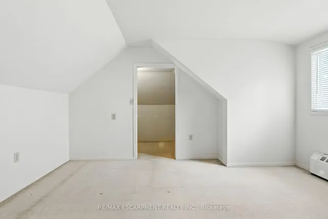 Additional image 29 of 57 Highcliffe Ave