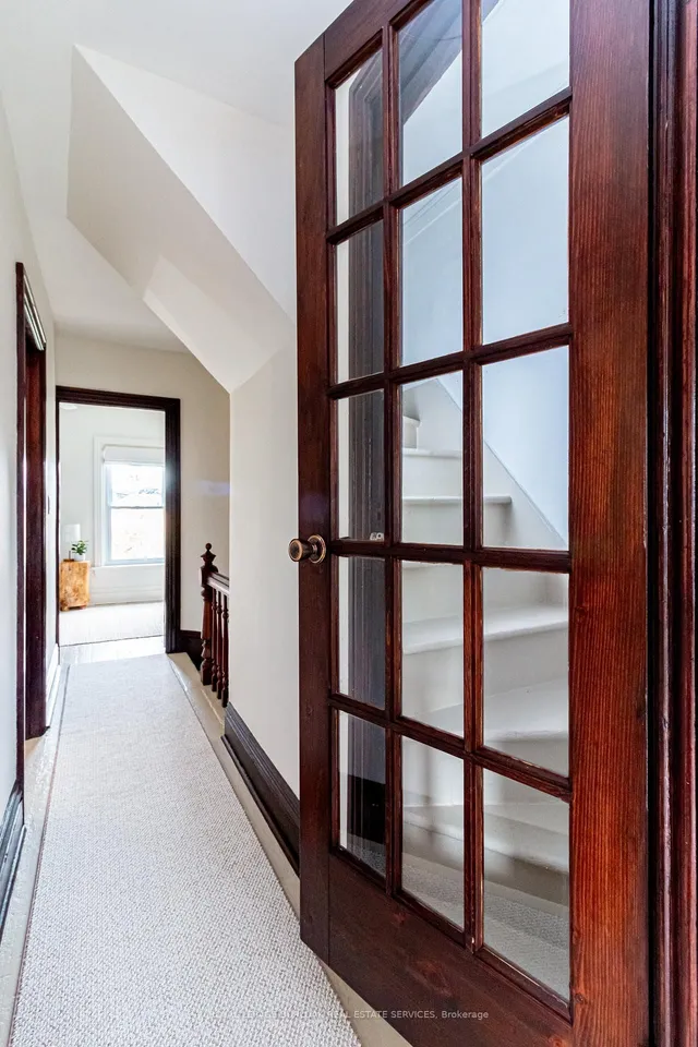 Additional image 28 of 27 Steven St