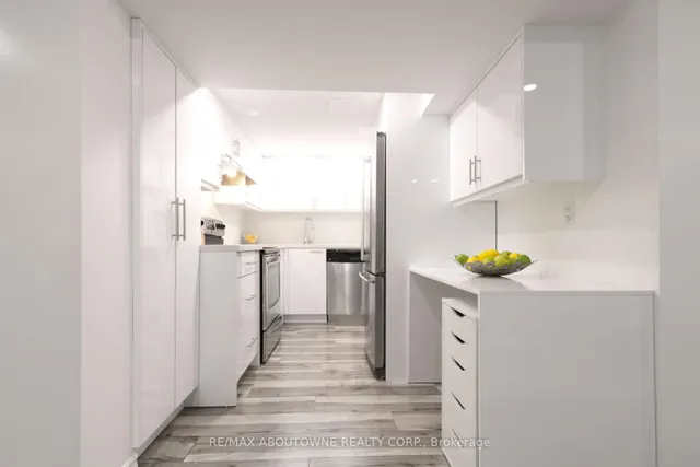 Additional image 30 of 2105 Maplewood Dr