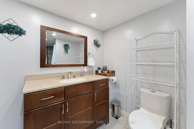 Additional image 35 of 425 Greenhill Ave