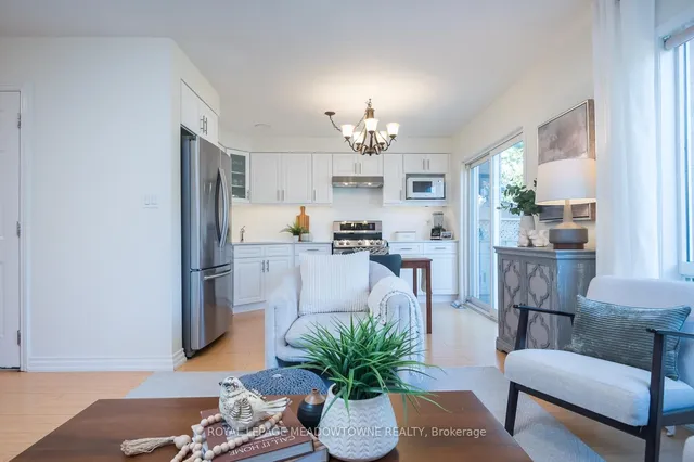 Additional image 11 of 698 Edwards Ave