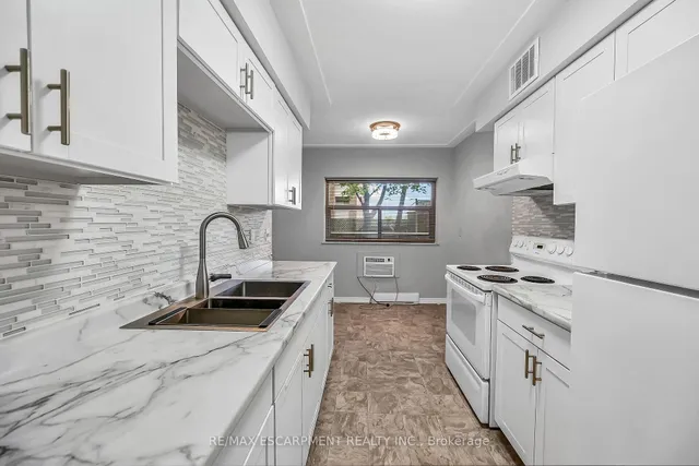 Additional image 17 of 11 Woodman Dr Unit 103